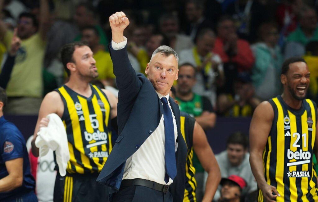 Fenerbahce Advances to EuroLeague Final with 82-76 Win Over Panathinaikos