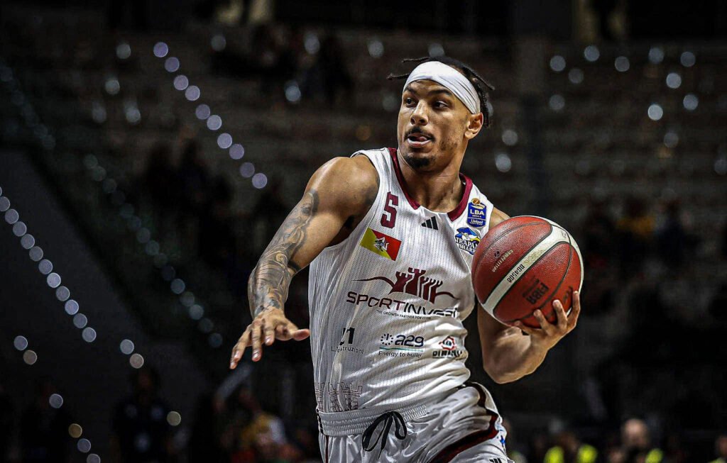 Justin Robinson Nears Paris Basketball Move